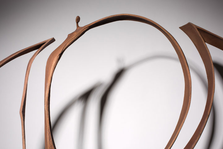 Individuation, sculpture individuation, trouver sa peau, trouver sa place, carte XXI tarot, sculpture baies vitrees, sculpture bronze, sculpture