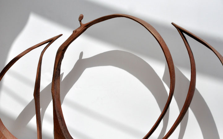 Individuation, sculpture individuation, trouver sa peau, trouver sa place, carte XXI tarot, sculpture baies vitrees, sculpture bronze, sculpture