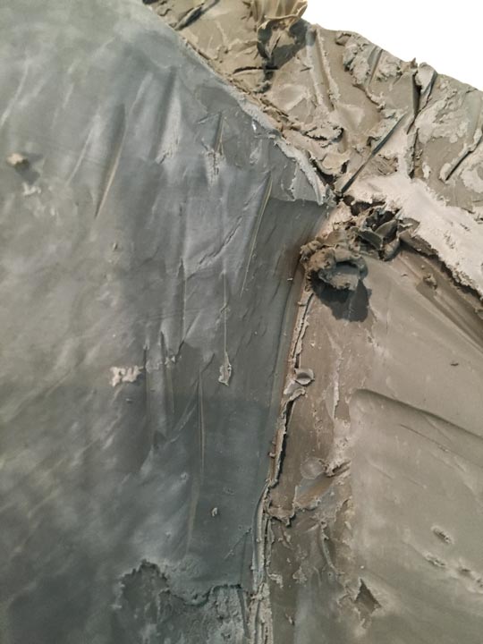 Chloe Desrousseaux, Atelier, matiere, Entendre MATIERE parler, transparence albatre, cire rouge, ecorce bouleau, sculpture, pierre, bronze