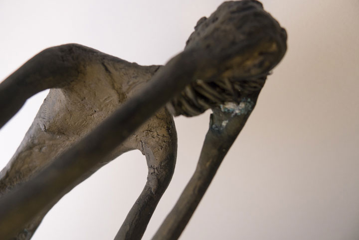 Chloe desrousseaux, Stabat Mater, Sculpture Bronze, Douleur de femme, douleur de mere, sculpture douleur, sculpture femme, sculpture mere enfant