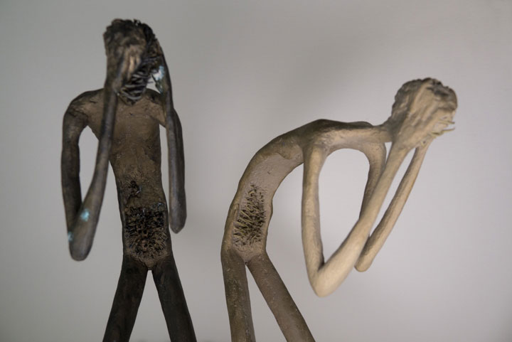 Chloe desrousseaux, Stabat Mater, Sculpture Bronze, Douleur de femme, douleur de mere, sculpture douleur, sculpture femme, sculpture mere enfant