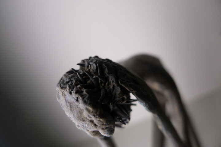 Chloe desrousseaux, Stabat Mater, Sculpture Bronze, Douleur de femme, douleur de mere, sculpture douleur, sculpture femme, sculpture mere enfant