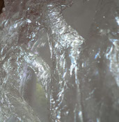 Chloe Desrousseaux, Atelier, matiere, Entendre MATIERE parler, transparence albatre, cire rouge, ecorce bouleau, sculpture, pierre, bronze