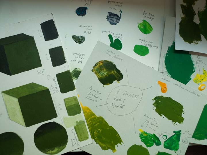 Chloe Desrousseaux, Atelier, matiere, Entendre MATIERE parler, transparence albatre, cire rouge, ecorce bouleau, sculpture, pierre, bronze