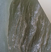 Chloe Desrousseaux, Atelier, matiere, Entendre MATIERE parler, transparence albatre, cire rouge, ecorce bouleau, sculpture, pierre, bronze
