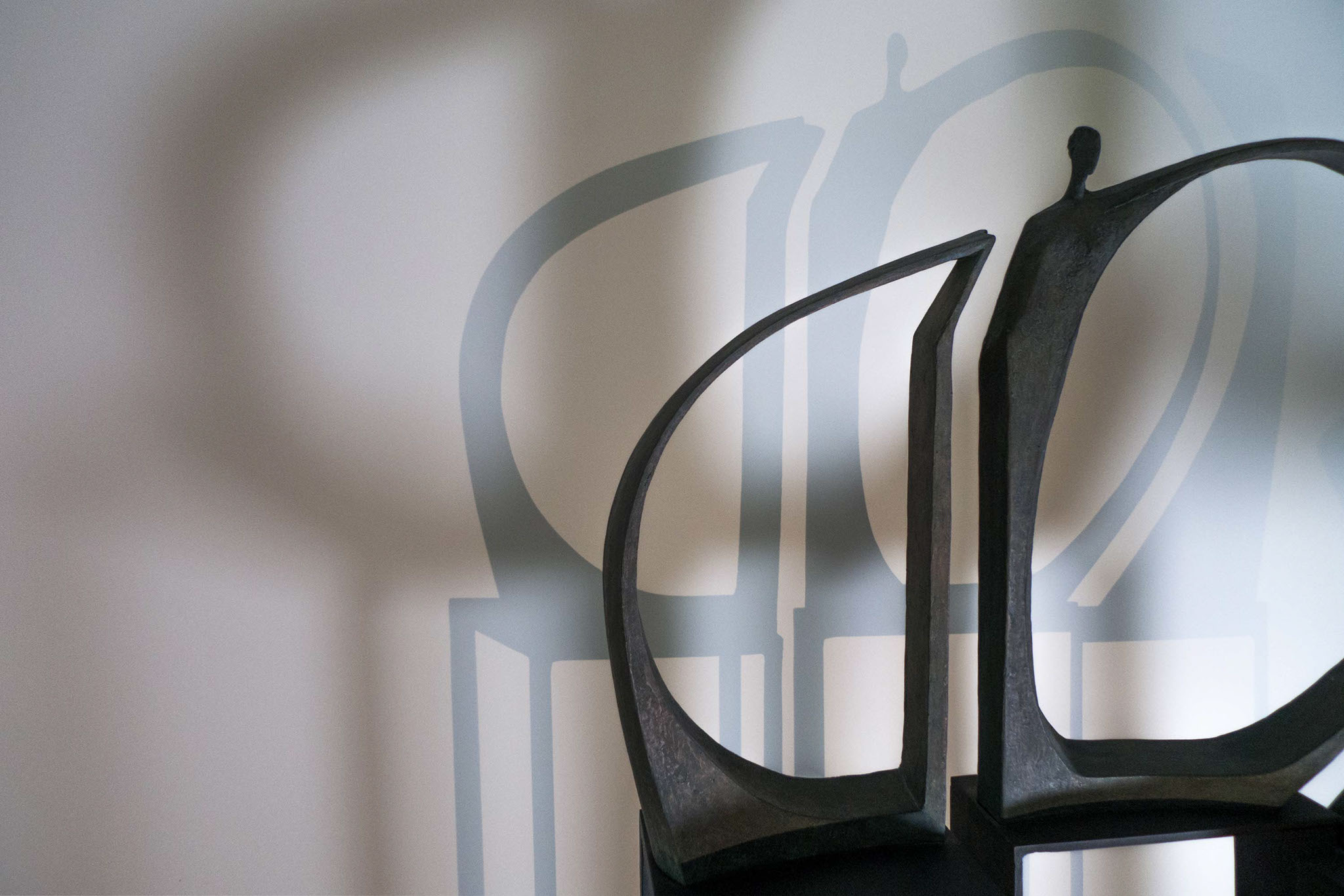 Chloe desrousseaux, chloé desrousseaux, cloe desrousseaux, Sculpture grand format, sculpture bronze, sculpture femme, sculptrice femme, douleur 