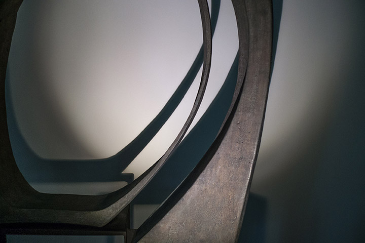 Equilibre, sculpture equlibre, Sculpture Bronze, sculpture acier, sculpture laiton, centre de gravite, trouver centre de gravite, juste place