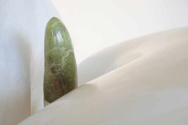 Individuation, sculpture individuation, trouver sa peau, trouver sa place, carte XXI tarot, sculpture baies vitrees, sculpture bronze, sculpture